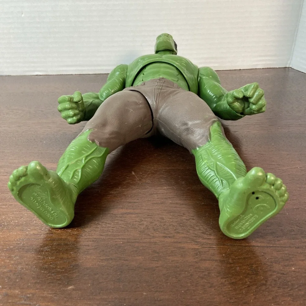 2012 Marvel Avengers Incredible Hulk 10